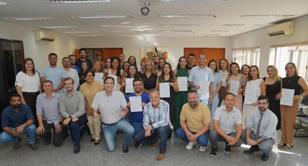 Prefeitura de Nova Andradina fortalece capacidade administrativa com posse de 25 novos servidores