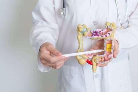 Idade é principal fator de risco para morte por câncer colorretal