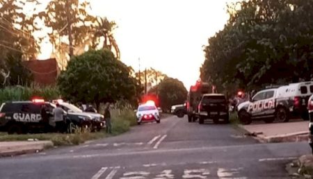 Homem agride companheira e filhos e é preso em flagrante