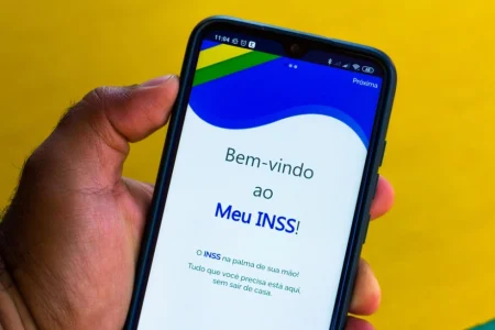 INSS alerta para golpe com aplicativo falso de reembolso.