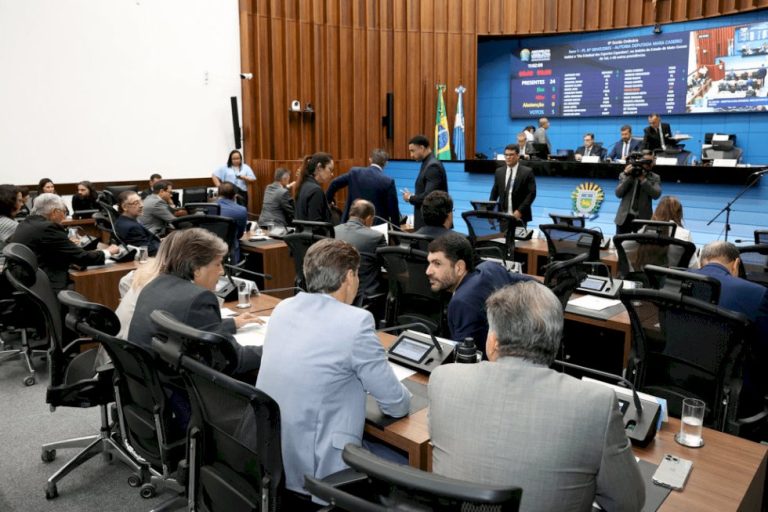 Janela começa na próxima semana com deputados fazendo contas e destino incerto para maioria