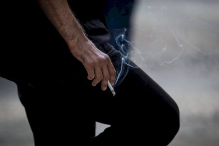Tabagismo continua em queda no Brasil, mas ritmo ameaça meta para 2030