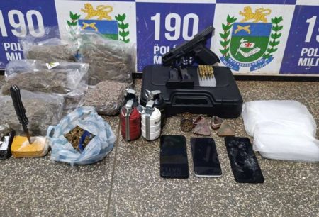 Operação apreende pistola, granadas de efeito moral e drogas