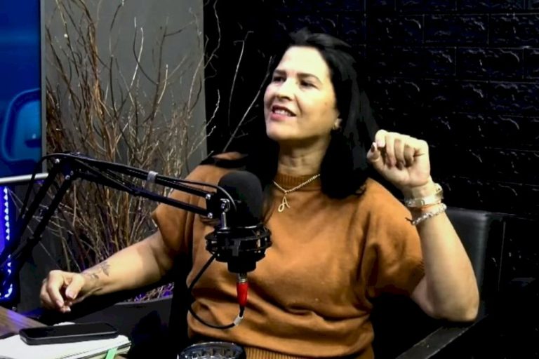 Vice-prefeita de Ivinhema promete em cartório manter equipe e assegura que Juliano pode assinar obras se renunciar