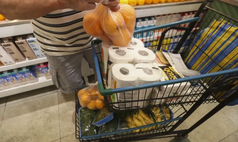 Inflação perde força em março, mas alimentos pressionam alta do IPCA-15