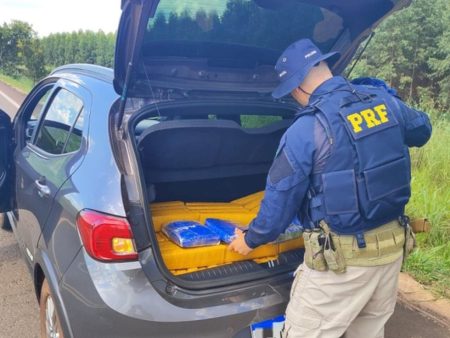 Motorista foge e abandona veículo com 200 quilos de maconha