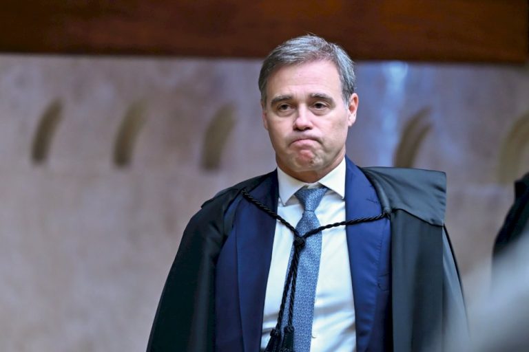 Mendonça diverge e vota por aval dos pais para tratar de temas de gênero nas escolas