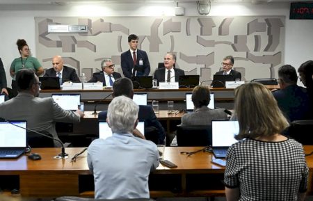Pacote bilionário para resgate de produtores rurais deve ser votado nesta terça (26)
