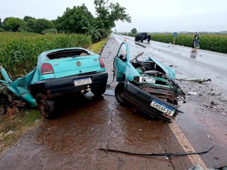 Veículo parte ao meio após acidente na BR 376, com vítima fatal