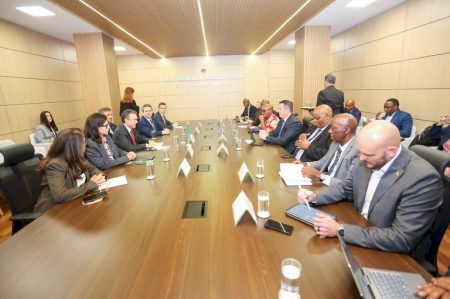 Brasil e África do Sul firmam acordo para conter febre aftosa e ampliar comércio agro