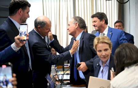 Bancada do Agro no Senado derrota governo e aprova resgate bilionário a produtores em comissão