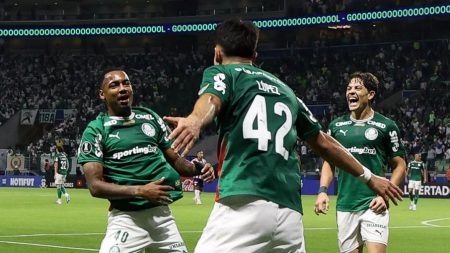 Palmeiras goleia Junior Barranquilla e vai às oitavas da Libertadores