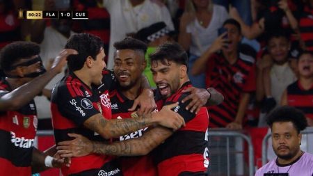 Flamengo demora a engatar, mas vence Cusco com facilidade pela Libertadores