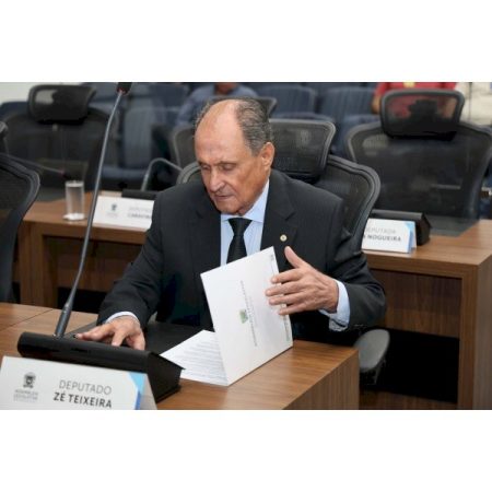Assembleia aprova projetos de Zé Teixeira que ampliam inclusão social