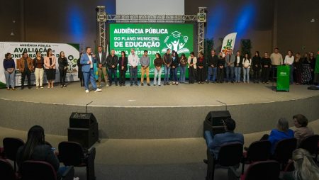 Audiência Pública reúne mais de 200 pessoas para avaliar o Plano Municipal de Educação