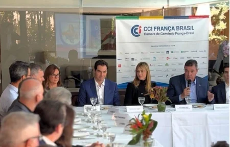 Riedel apresenta potencial de MS a empresários franceses.