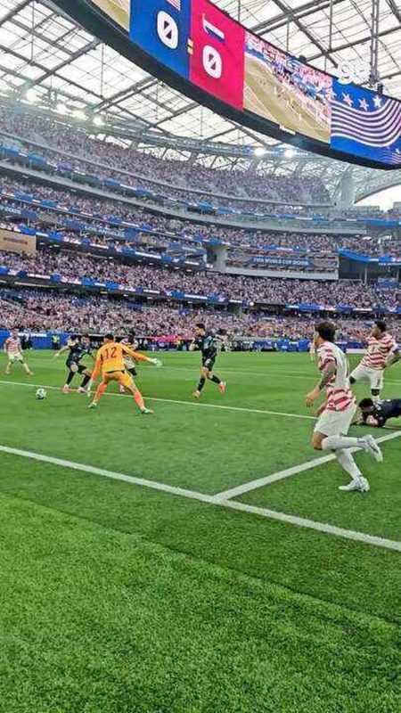 Ex-atacante aponta EUA como campeões da Copa: ‘CR7 e Messi estão em fim de carreira’