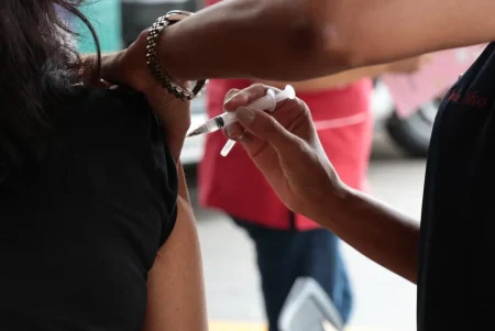 Com 67 mortes, baixa vacinação contra gripe alerta para aumento de casos em MS