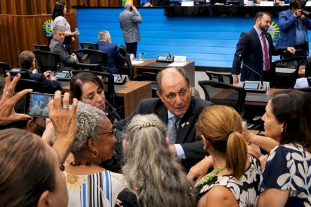 Projeto de lei garante vagas em contratos públicos para vítimas de violência doméstica