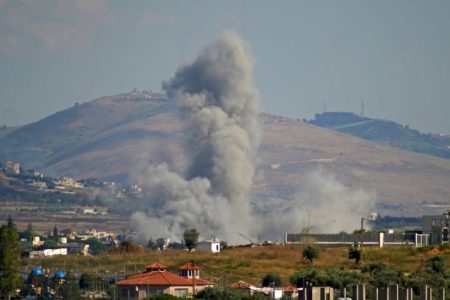 Israel bombardeia o sul do Líbano após emitir alerta de evacuação