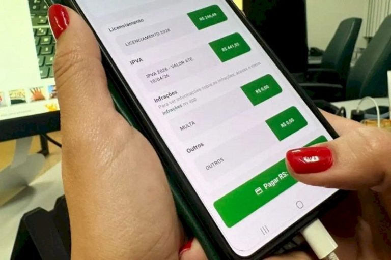 Último dia: proprietários de veículos com placas finais 1, 2 e 3 devem regularizar licenciamento