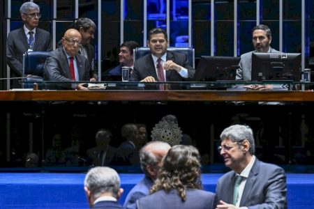 ‘Pautas-bomba’ em tramitação no Congresso têm impacto fiscal de R$ 111 bilhões por ano, diz governo