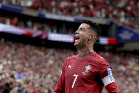 Ibrahimovic questiona desabafo de Cristiano Ronaldo após gols na Copa do Mundo: ‘Me fez rir’