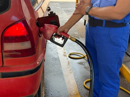 Governo avalia aumentar mistura de etanol na gasolina para 32%.