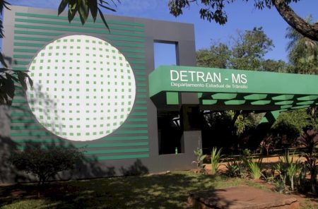 Em dia de jogo do Brasil, agências do Detran de MS terão horário especial e mudanças nos exames