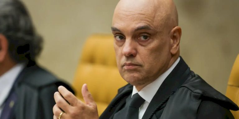 Fachin autoriza AGU a defender Moraes em processo nos EUA