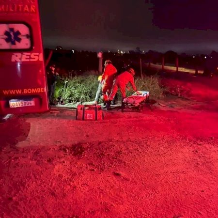 Colisão entre carro e moto deixa motociclista ferido na BR-376, em Amandina
