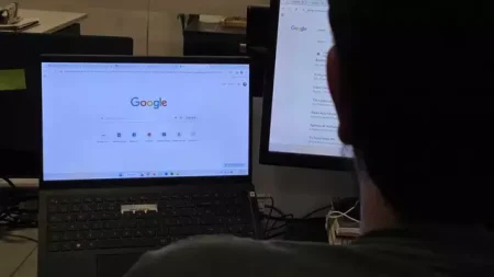 Google manterá proibição de anúncios políticos impulsionados nas eleições