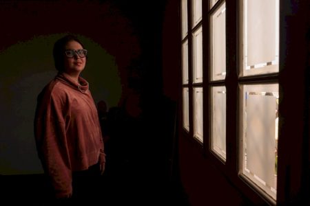 Com tumor cerebral desde os 6, jovem se forma estudando no hospital