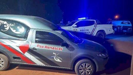 Homem mata esposa a tiros e esfaqueia outra vítima em bar de Nioaque