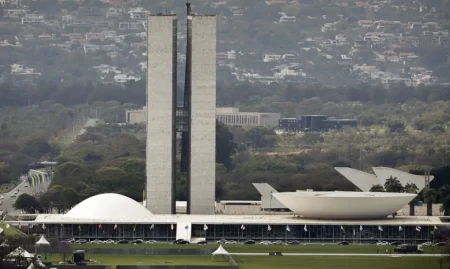 Congresso se aproxima do recesso sem votar PEC 6×1 e PL da Misoginia.
