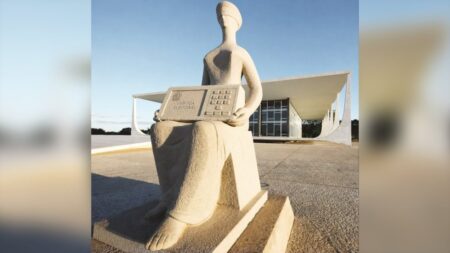 Nova onda de ataques mira as urnas eletrônicas e põe as instituições em alerta