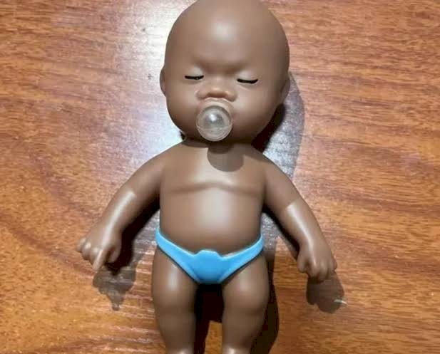 Boneca Natasha: quando a violência se torna entretenimento