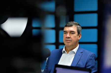 Com o apoio de sete partidos, Eduardo Riedel oficializa candidatura à reeleição no dia 1º