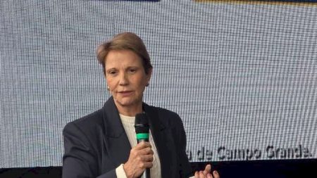 ‘Chega de fofoca’, diz senadora sobre clima eleitoral