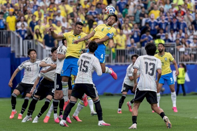 Cabeceios no futebol elevam risco de trauma craniano, sugerem estudos