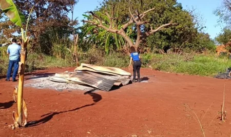 Jovem morre carbonizado após incêndio destruir casa na Reserva Indígena de Dourados.