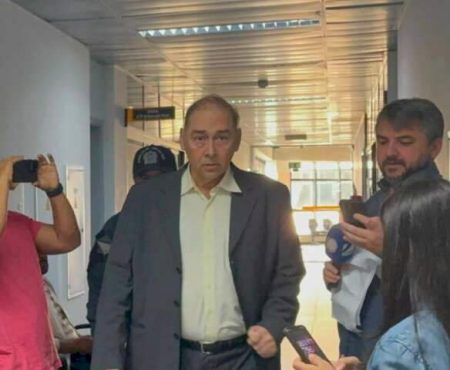 Sob risco de ‘morte súbita’ de Bernal, defesa pede prisão domiciliar humanitária