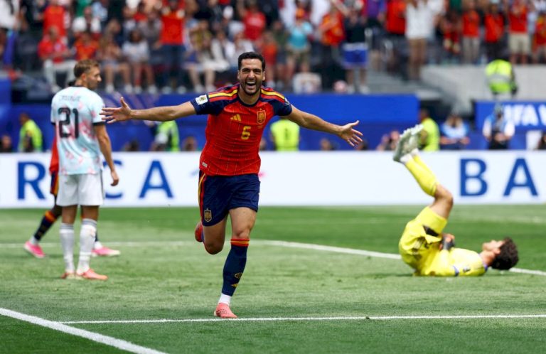 Herói de novo, Merino decide vitória da Espanha e homenageia pai: ‘Ainda não acredito’