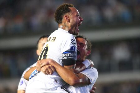 O que explica a cobrança de Neymar? Santos rende menos e enfrenta mais tensão na Vila