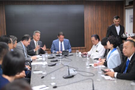 Hashioka recebe delegação de Okinawa em agenda voltada à cooperação entre Brasil e Japão