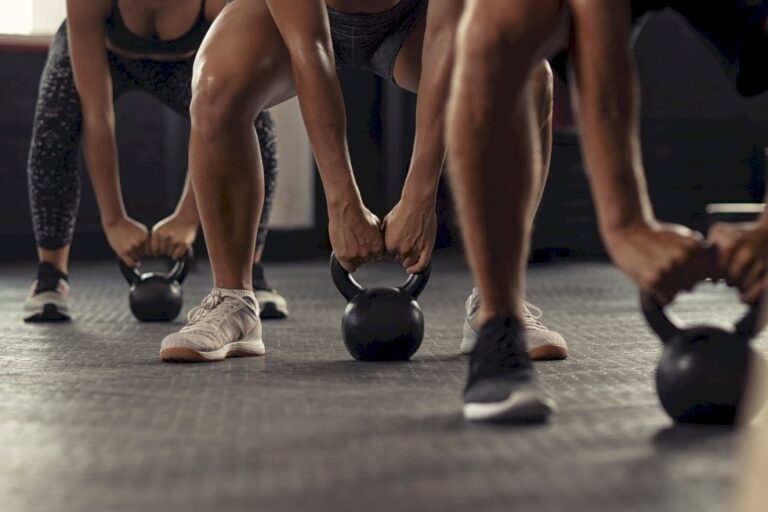 Exercícios para os ossos: estudo compara diferentes tipos de treino e mostra o que realmente faz diferença
