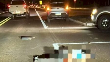 Mulher morre atropelada na BR-463 e motorista deixa local sem prestar socorro