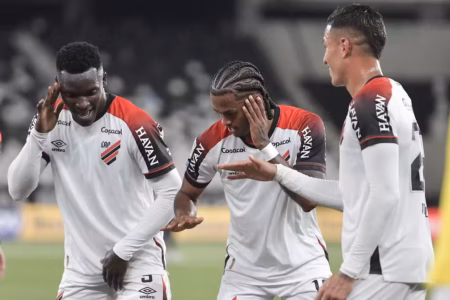 Athletico é efetivo, sabe sofrer e tem vitória importante de olho em vaga na Libertadores
