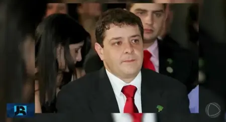 PF abre investigação sobre Lulinha por suspeita de tráfico de influência em contratos da Saúde