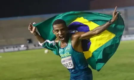 Maratonista olímpico Daniel Ferreira é encontrado vivo após 44 dias.